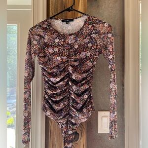 NWOT Lulu’s Floral Bodysuit Size XS
